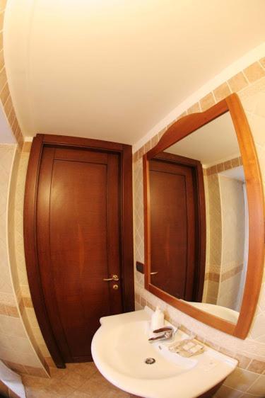 Corte Trecantaia 11 Holiday Hotel Бари Екстериор снимка
